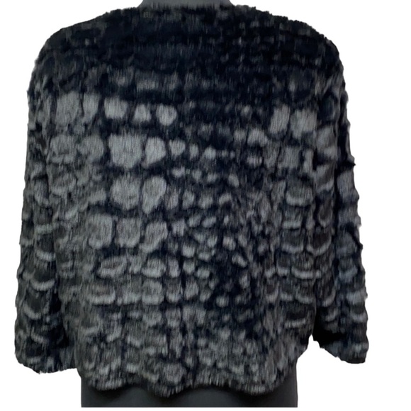 Fluffy Jacket Michelle Lynn - Picture 3 of 4